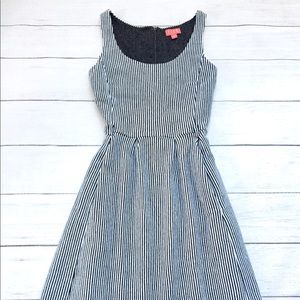 Elle Black&White Fine Stripe Fit&Flare Dress xs